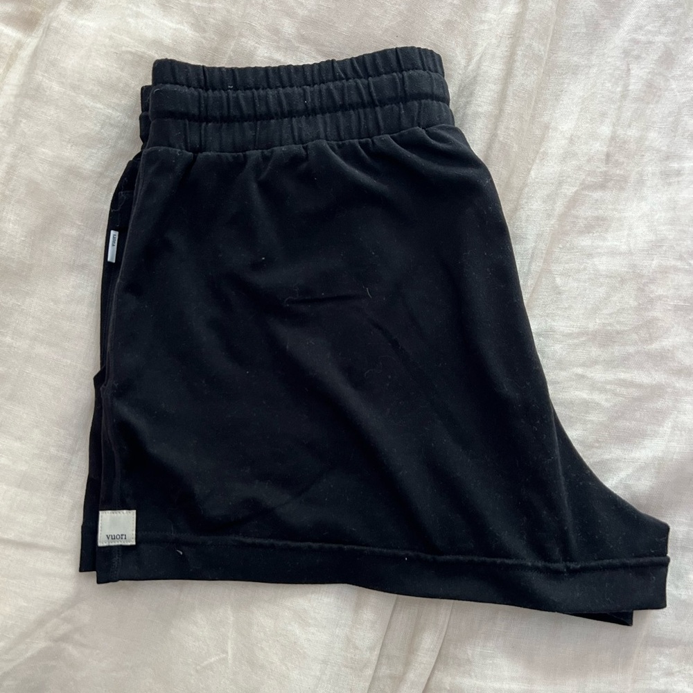 Vuori lounge shorts, SUPER comfy!